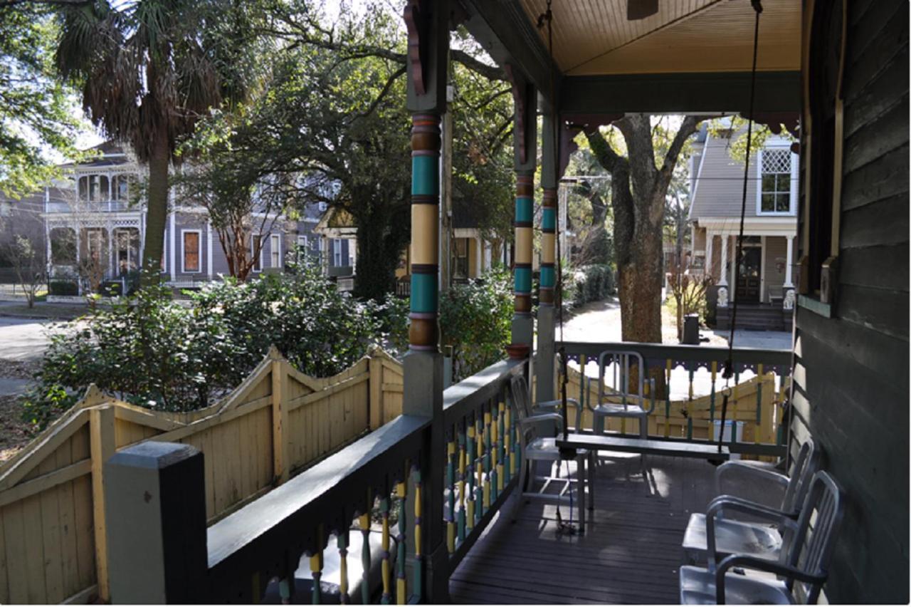 The Mardi Gras House Bed & Breakfast Mobile Exterior photo