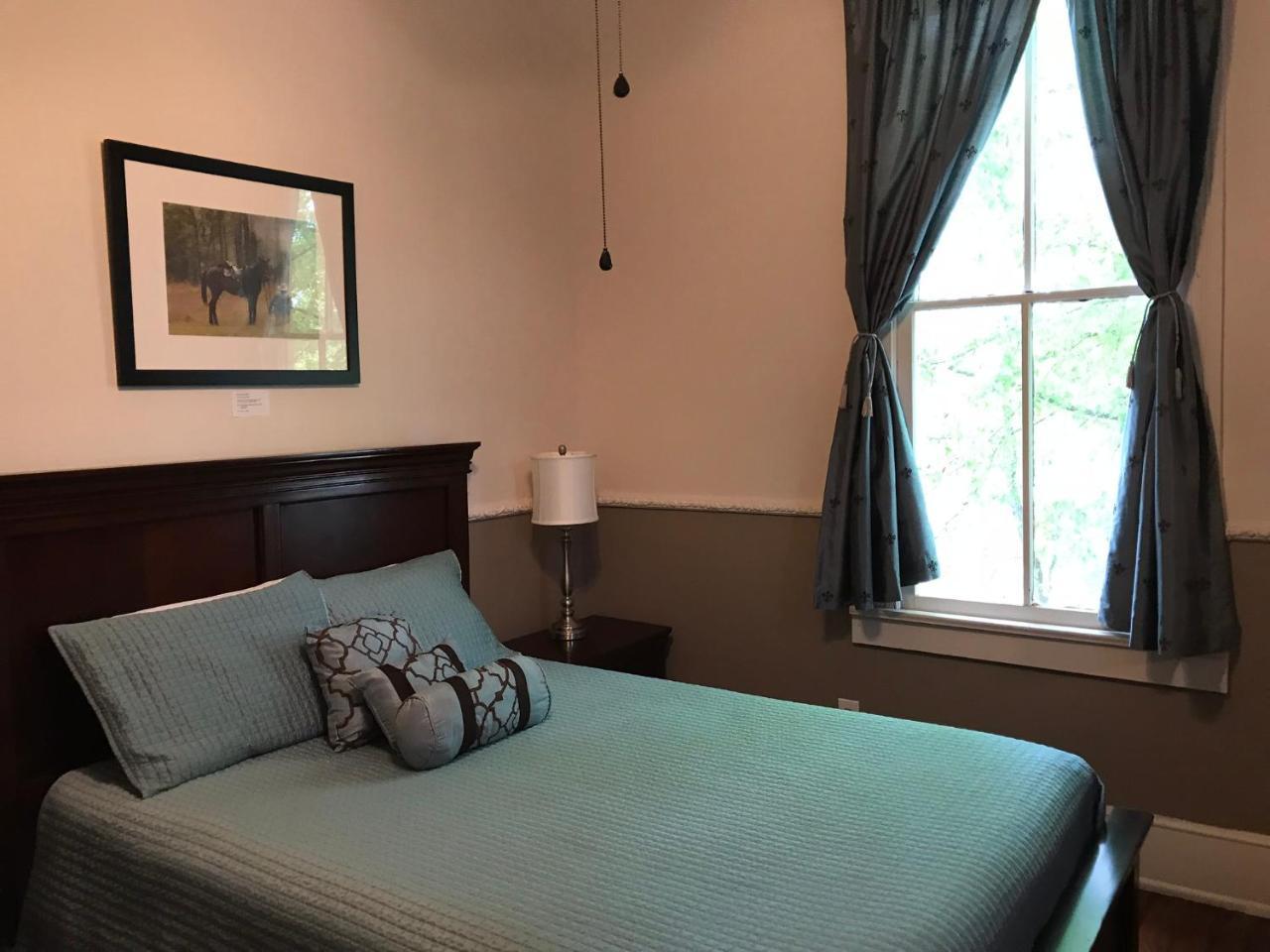 The Mardi Gras House Bed & Breakfast Mobile Exterior photo