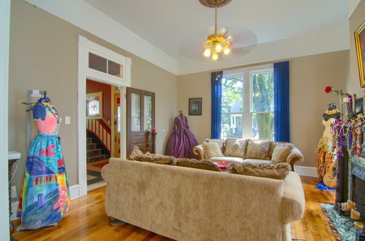 The Mardi Gras House Bed & Breakfast Mobile Exterior photo