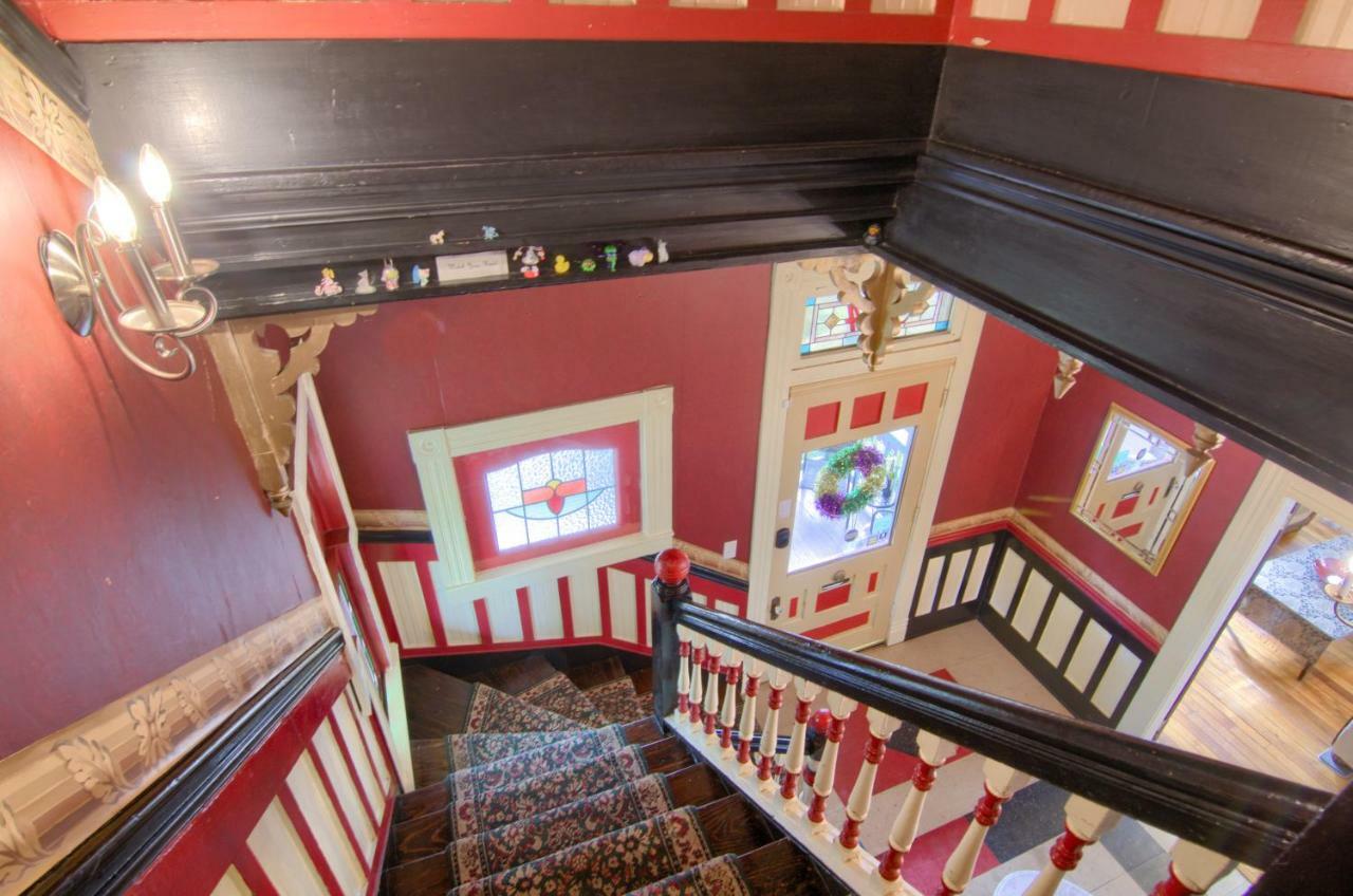 The Mardi Gras House Bed & Breakfast Mobile Exterior photo